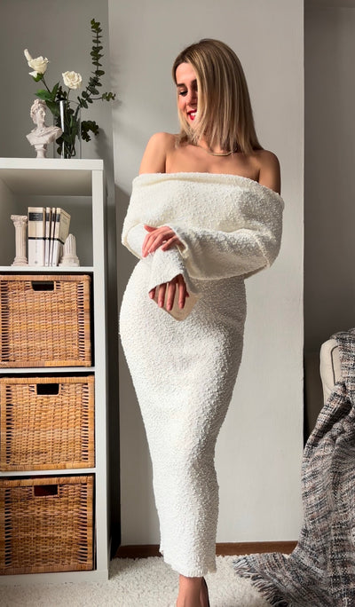 BEYAZ TRİKO ELBİSE