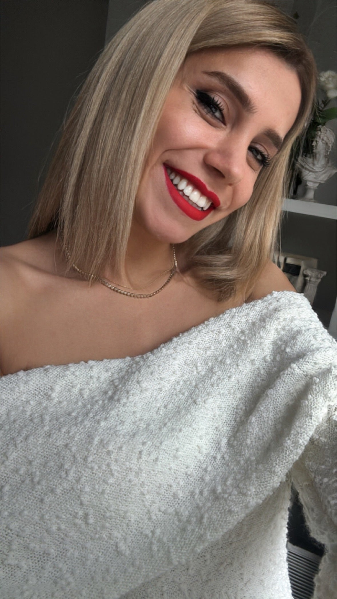 BEYAZ TRİKO ELBİSE