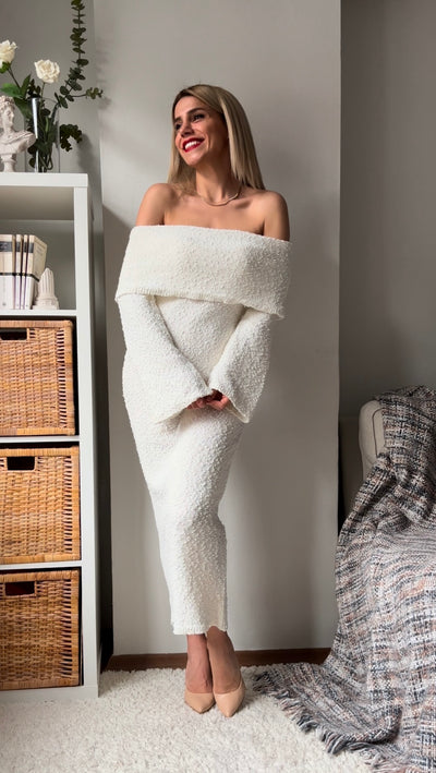 BEYAZ TRİKO ELBİSE